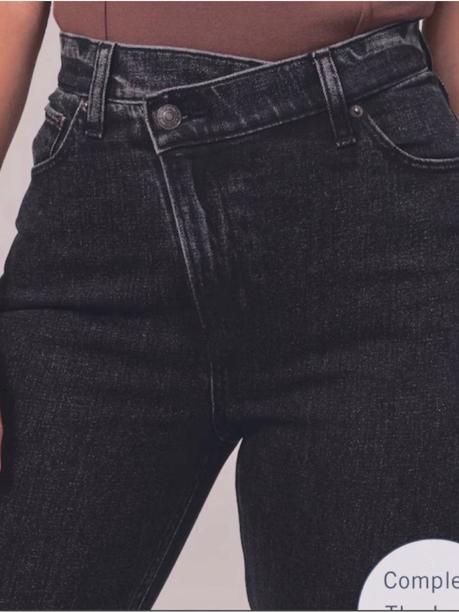 Abercrombie & Fitch, Curve Love, The 90s Straight Ultra High Rise Jeans Black 12